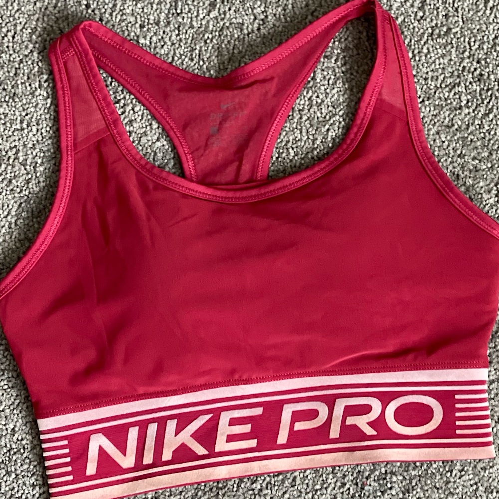 Nike pro sports bra
